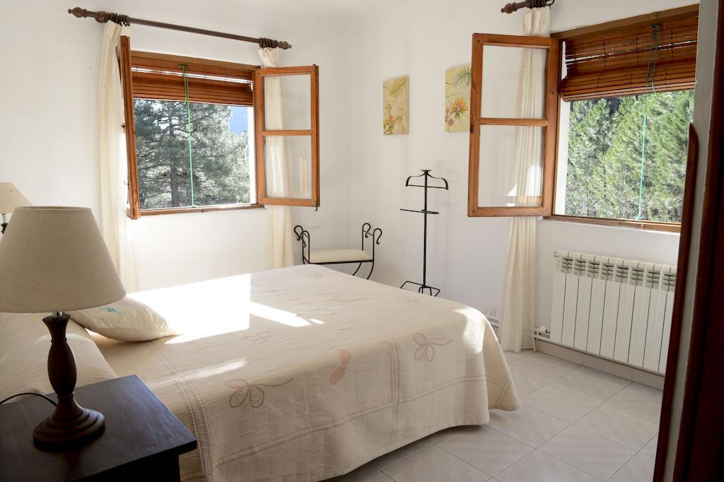 Hostal-Restaurante Fogon De Gredos Гисандо Номер фото