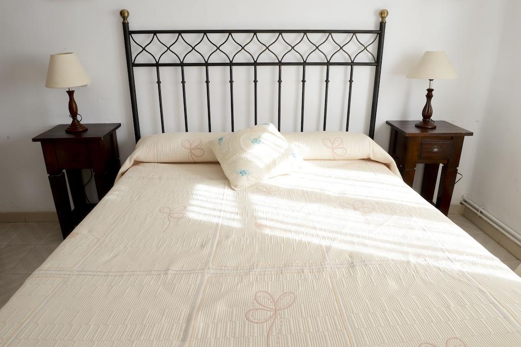 Hostal-Restaurante Fogon De Gredos Гисандо Номер фото