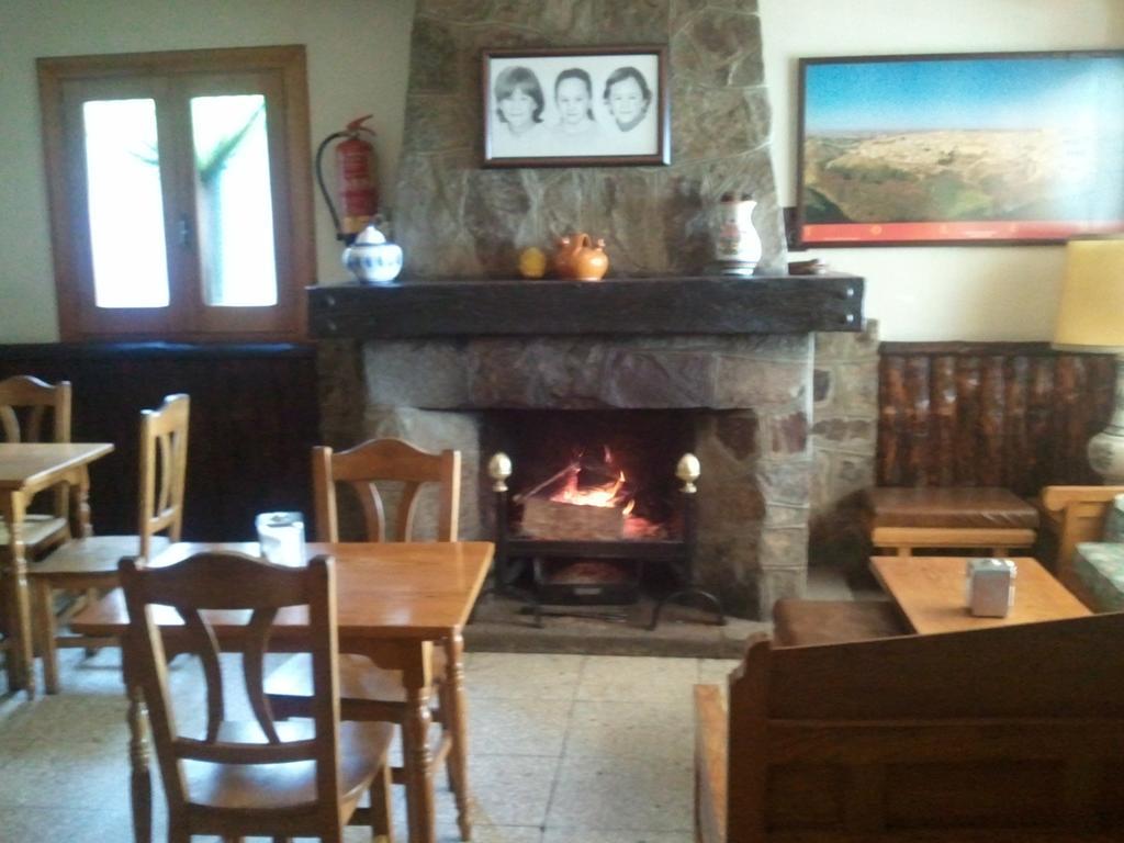 Hostal-Restaurante Fogon De Gredos Гисандо Экстерьер фото